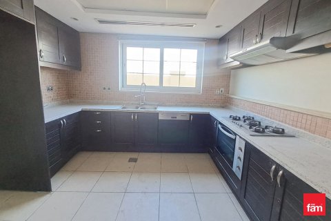 Villa en Jumeirah Park, Dubai, 3 dormitorios, 522.9 m², № 109308 - foto 21
