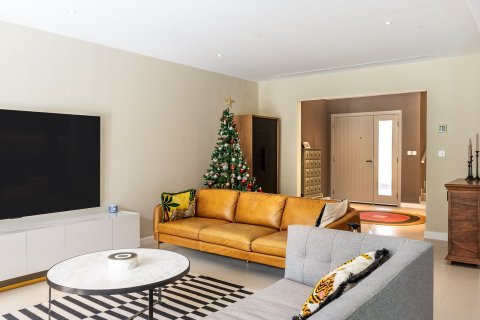 Townhouse in Jumeirah Village Triangle, Dubai 3 bedrooms, 278 sq.m. № 102338 - photo 9