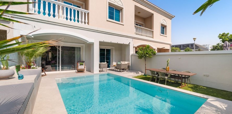 Townhouse in Jumeirah Village Triangle, Dubai 3 bedrooms, 278 sq.m. № 102338