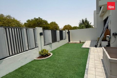 Townhouse in Dubai 4 bedrooms, 247.1 sq.m. № 133134 - photo 2