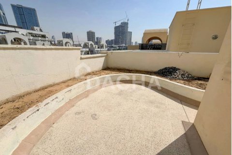 Villa à District 15, Jumeirah Village Circle, Dubai, 4 chambres, 135 m², № 133251 - photo 3
