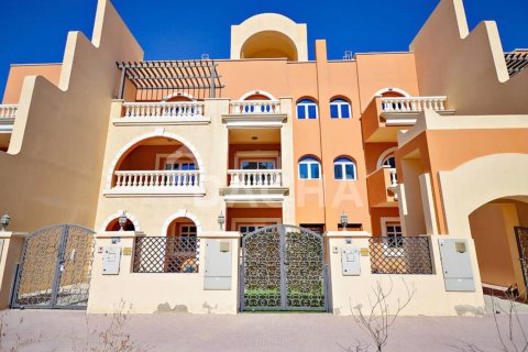 Villa à District 15, Jumeirah Village Circle, Dubai, 4 chambres, 135 m², № 133251