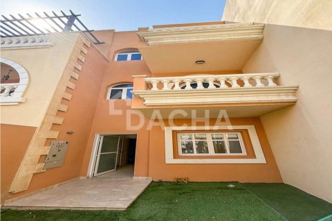 Villa à District 15, Jumeirah Village Circle, Dubai, 4 chambres, 135 m², № 133251 - photo 2