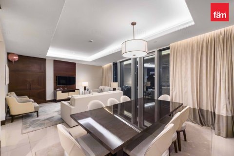 Apartment in Downtown Dubai (Downtown Burj Dubai), Dubai 3 bedrooms, 207.8 sq.m. № 93563 - photo 2