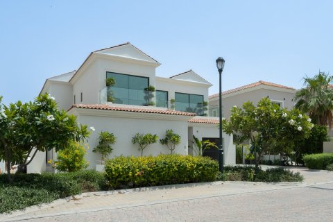 Купить виллу в Джумейра Гольф Эстейтс, Дубай: 5 спален, 714.33м², № 142089 - фото 18