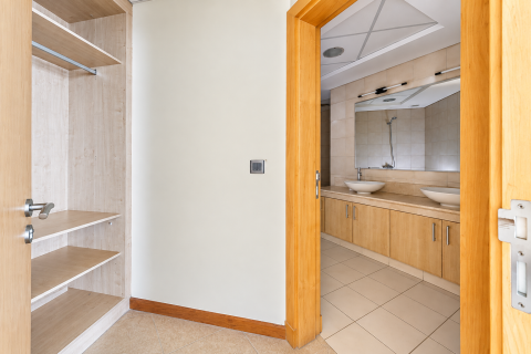 Apartment in Palm Jumeirah, Dubai 3 bedrooms, 200.57 sq.m. № 142106 - photo 22