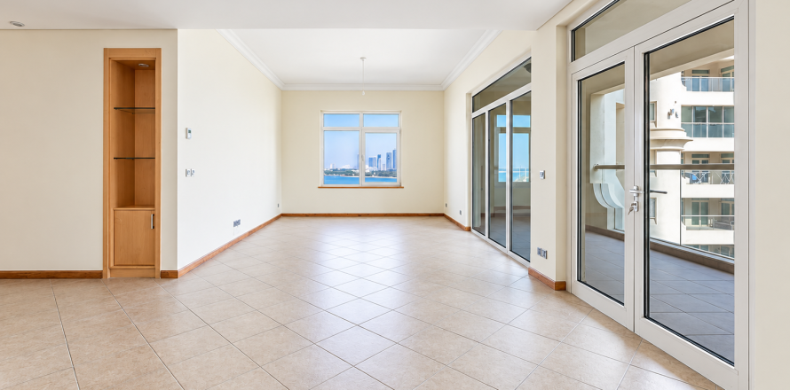 Apartment in Palm Jumeirah, Dubai 3 bedrooms, 200.57 sq.m. № 142106