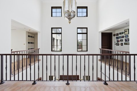 Villa in Jumeirah Golf Estates, Dubai 5 bedrooms, 508.18 sq.m. № 142097 - photo 7