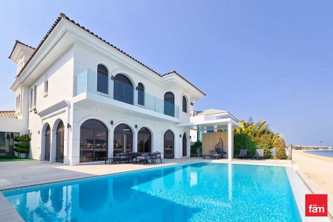 Villa in Palm Jumeirah, Dubai 5 bedrooms, 684.7 sq.m. № 55125 - photo 1