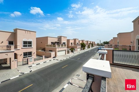 Villa in Dubai 4 bedrooms, 468.5 sq.m. № 133918 - photo 15
