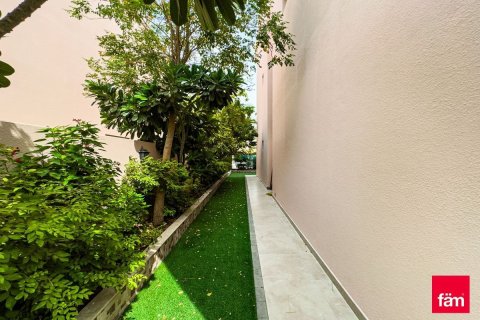 Villa in Dubai 4 bedrooms, 468.5 sq.m. № 133918 - photo 13