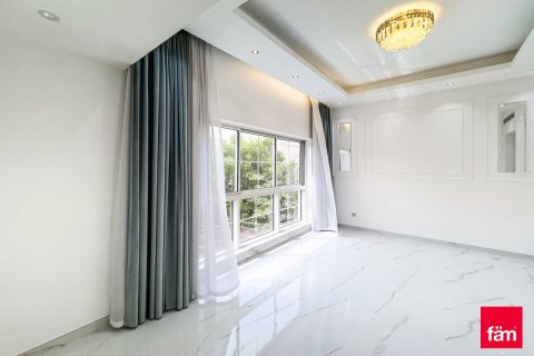 Villa in Dubai 4 bedrooms, 468.5 sq.m. № 133918 - photo 5