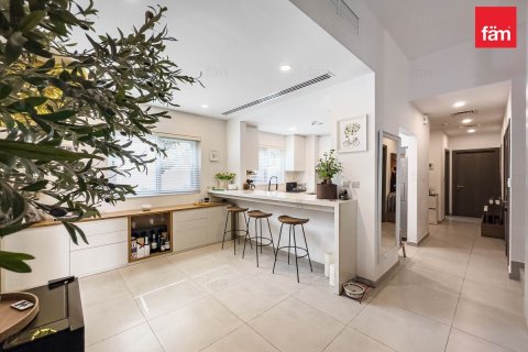 Adosado en Dubai, 4 dormitorios, 230.5 m², № 96248 - foto 4