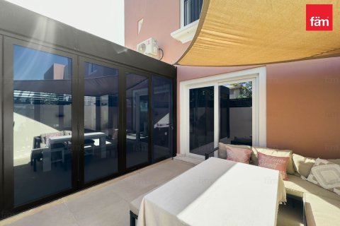 Adosado en Dubai, 4 dormitorios, 230.5 m², № 96248 - foto 5