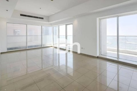 Apartment in Dubai Marina, Dubai 3 bedrooms, 360 sq.m. № 56597 - photo 1