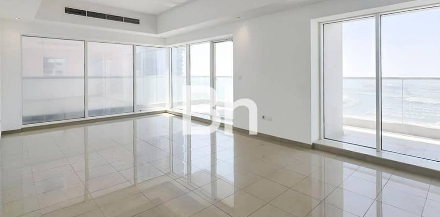 Apartment in Dubai Marina, Dubai 3 bedrooms, 360 sq.m. № 56597