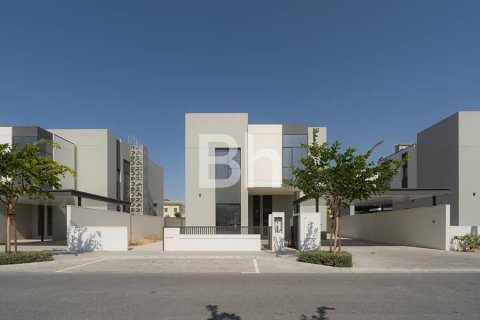Villa in Al Furjan, Dubai 5 bedrooms, 675 sq.m. № 56594 - photo 1