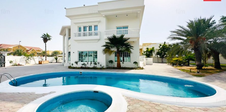 Villa in Al Barsha, Dubai 5 bedrooms, 1543.2 sq.m. № 50081