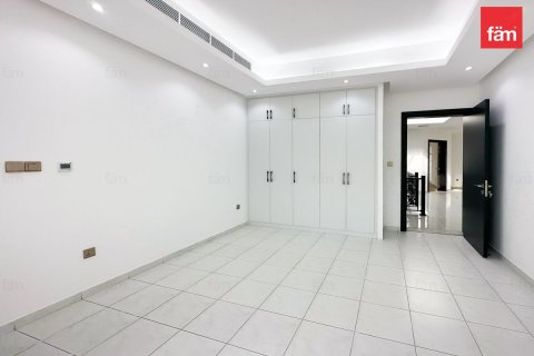 Villa in Al Barsha, Dubai 5 bedrooms, 1543.2 sq.m. № 50081 - photo 10