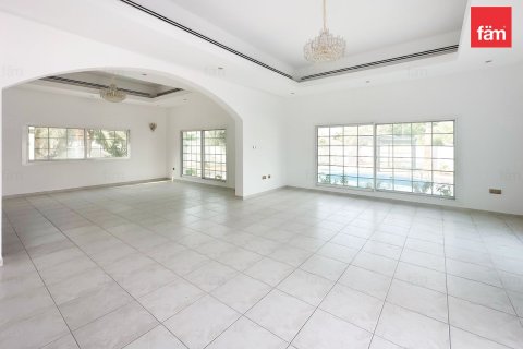 Villa in Al Barsha, Dubai 5 bedrooms, 1543.2 sq.m. № 50081 - photo 8