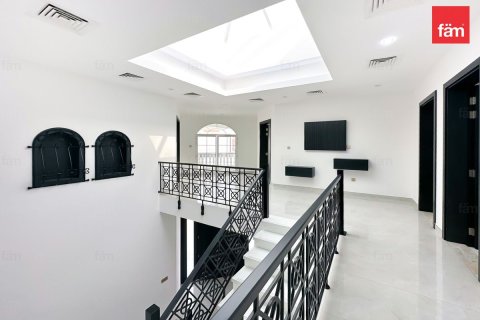 Villa in Al Barsha, Dubai 5 bedrooms, 1543.2 sq.m. № 50081 - photo 19