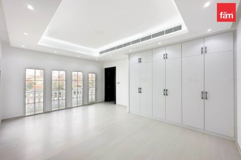 Villa in Al Barsha, Dubai 5 bedrooms, 1543.2 sq.m. № 50081 - photo 16