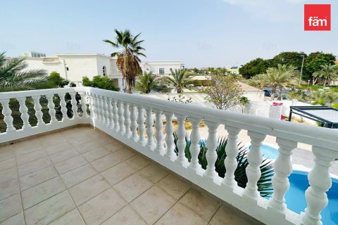 Villa in Al Barsha, Dubai 5 bedrooms, 1543.2 sq.m. № 50081 - photo 5
