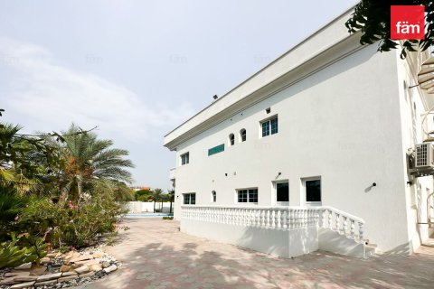 Villa in Al Barsha, Dubai 5 bedrooms, 1543.2 sq.m. № 50081 - photo 15