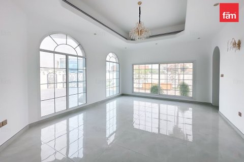 Villa in Al Barsha, Dubai 5 bedrooms, 1543.2 sq.m. № 50081 - photo 7