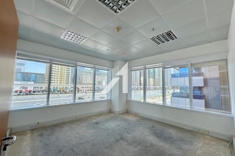 Office in Sheikh Zayed Road, Dubai 124 sq.m. № 101436 - photo 8