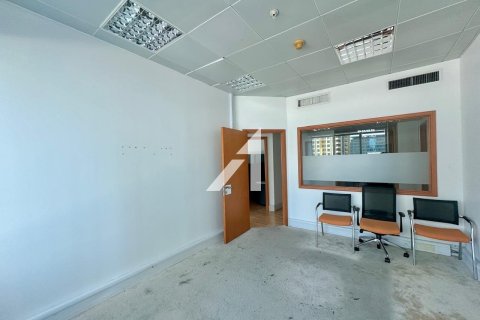 Office in Sheikh Zayed Road, Dubai 124 sq.m. № 101436 - photo 3