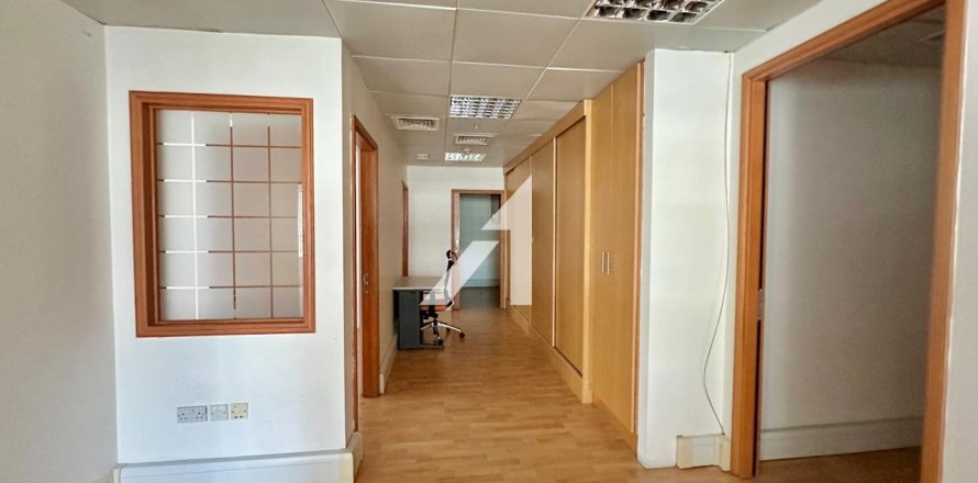 Office in Sheikh Zayed Road, Dubai 124 sq.m. № 101436