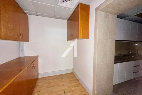 Office in Sheikh Zayed Road, Dubai 124 sq.m. № 101436 - photo 2
