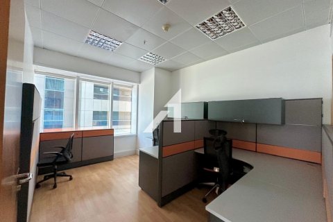 Office in Sheikh Zayed Road, Dubai 124 sq.m. № 101436 - photo 4