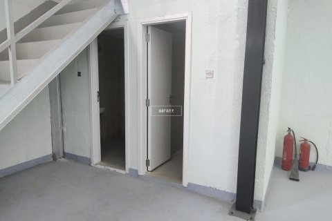 Снять в аренду склад в Al Quoz, Дубай: 766.4м², № 42778 - фото 9