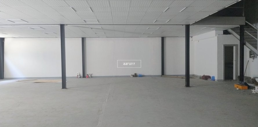 Склад в Al Quoz, Дубай, 766.4м², № 42778