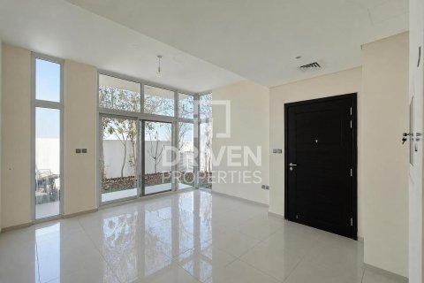 Townhouse in Dubai 3 bedrooms, 176.98 sq.m. № 134179 - photo 5