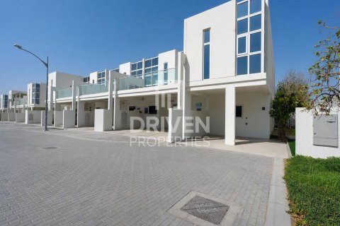 Townhouse in Dubai 3 bedrooms, 176.98 sq.m. № 134179