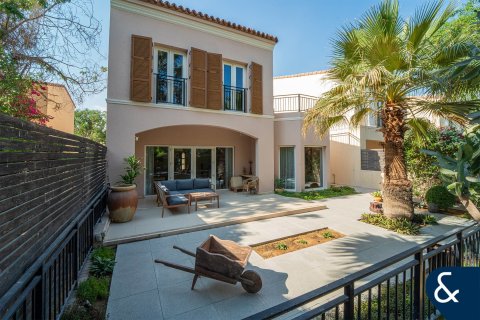 Villa en Green Community, Dubai, 4 dormitorios, 454 m², № 78698 - foto 1