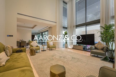 Villa en Mohammed Bin Rashid City, Dubai, 4 dormitorios, 559 m², № 55340 - foto 2