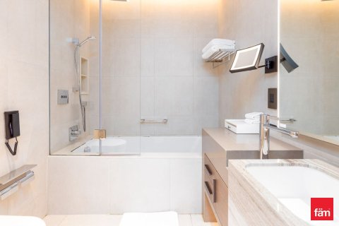 Apartment in Dubai 3 bedrooms, 177.3 sq.m. № 123473 - photo 18