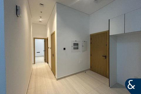 Снять в аренду квартиру в Бизнес-Бэе, Дубай: 3 спальни, 137м², № 76060 - фото 2