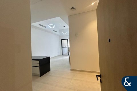 Снять в аренду квартиру в Бизнес-Бэе, Дубай: 3 спальни, 137м², № 76060 - фото 1