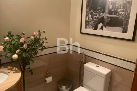 Apartamento en Downtown Dubai (Downtown Burj Dubai), Dubai, 1 dormitorio, 109 m², № 23991 - foto 2