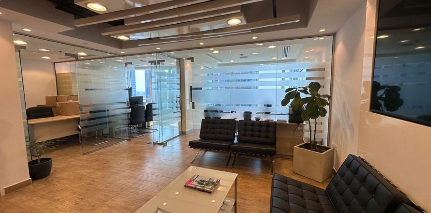 Bureau à Dubai, 118 m², № 97764