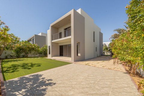 Villa in Dubai Hills Estate, Dubai 5 bedrooms, 348.39 sq.m. № 137318