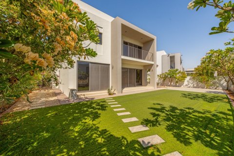 Villa in Dubai Hills Estate, Dubai 5 bedrooms, 348.39 sq.m. № 137318 - photo 6