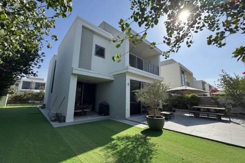 Villa in Dubai Hills Estate, Dubai 3 bedrooms, 409.8 sq.m. № 137316