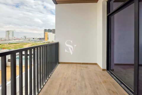 Купить квартиру в Dubai Land, Дубай: 2 спальни, 94м², № 106835 - фото 2
