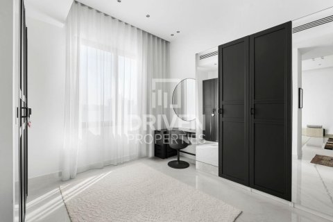 Villa in Umm Al Sheif Villas, Umm Al Sheif, Dubai 7 bedrooms, 743.22 sq.m. № 135933 - photo 11